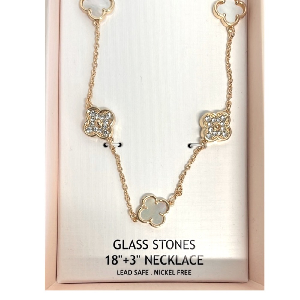 NWT ⚜️🤍⚜️ Camila Coelho Gorgeous Gold Clover Necklace - Picture 6 of 16